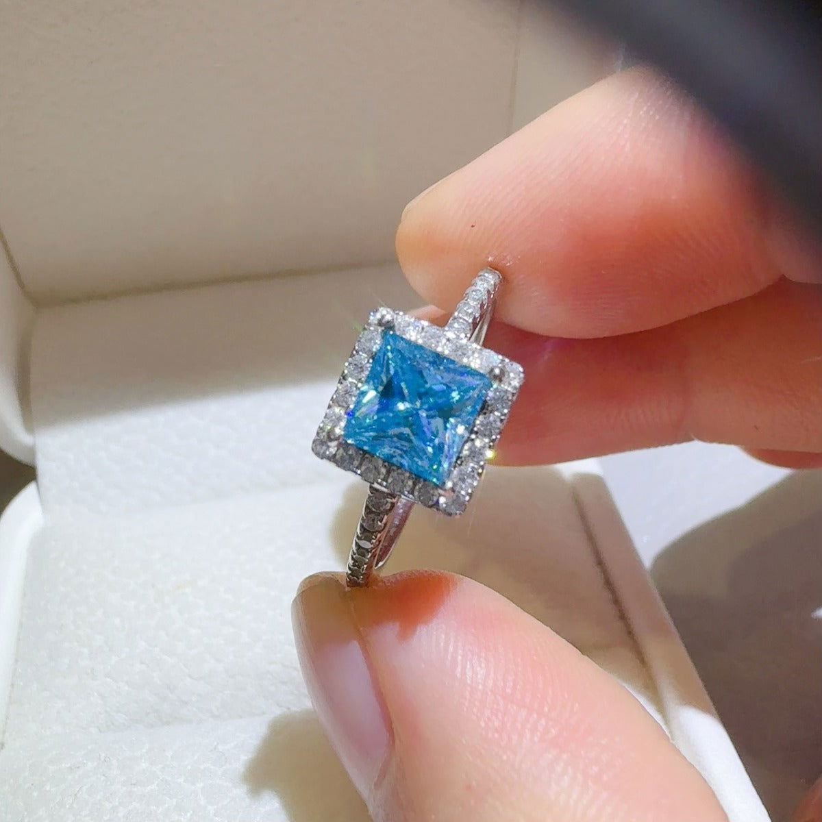 2 Carat Moissanite 925 Sterling Silver Square Shape Ring - Candle Divas