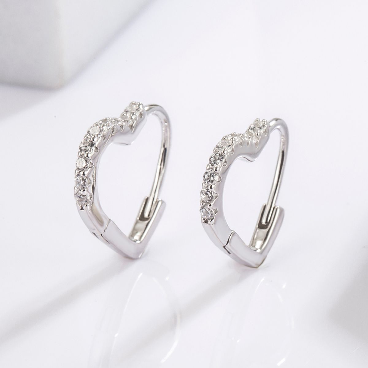 925 Serling Silver Zircon Heart Shape Earrings - Candle Divas