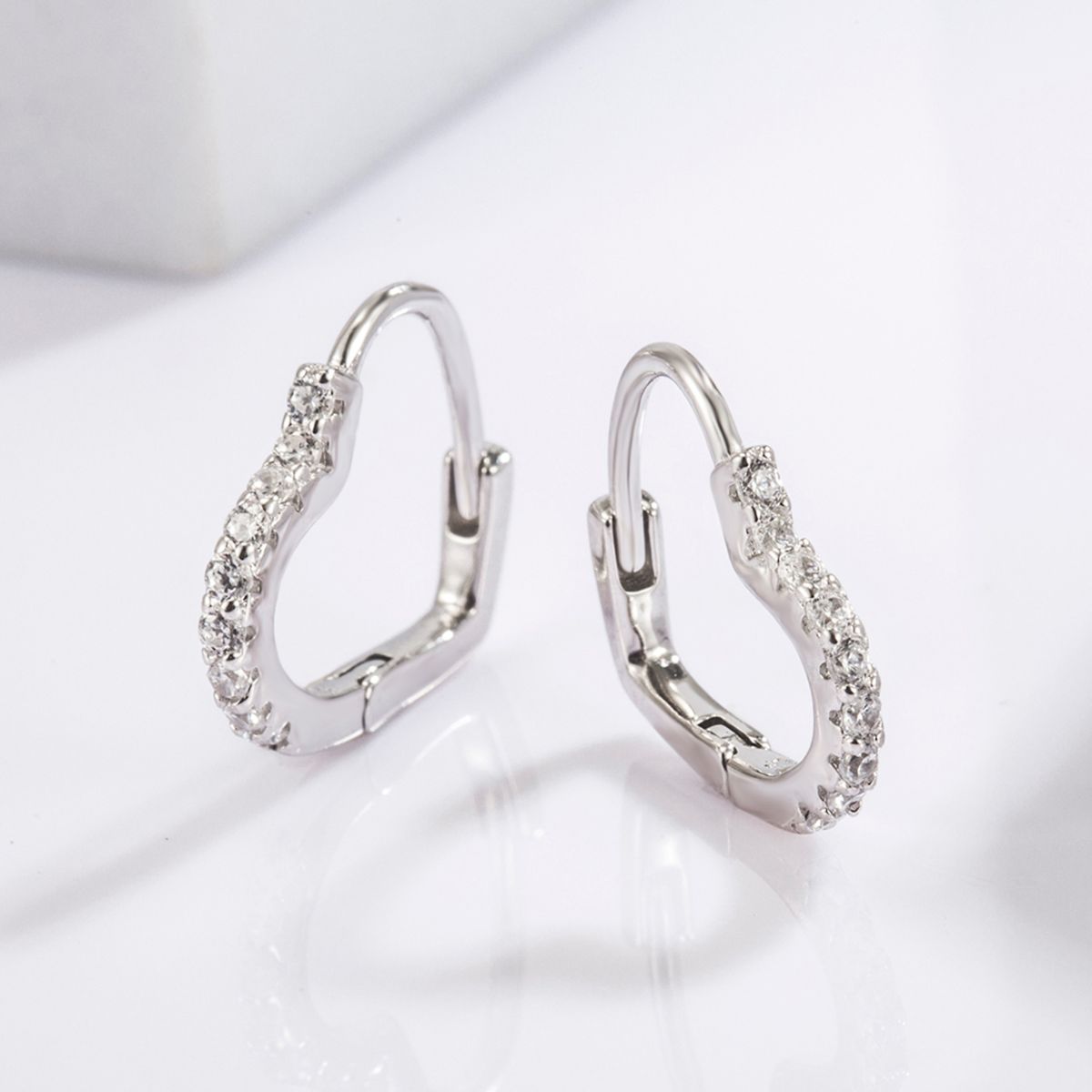 925 Serling Silver Zircon Heart Shape Earrings - Candle Divas